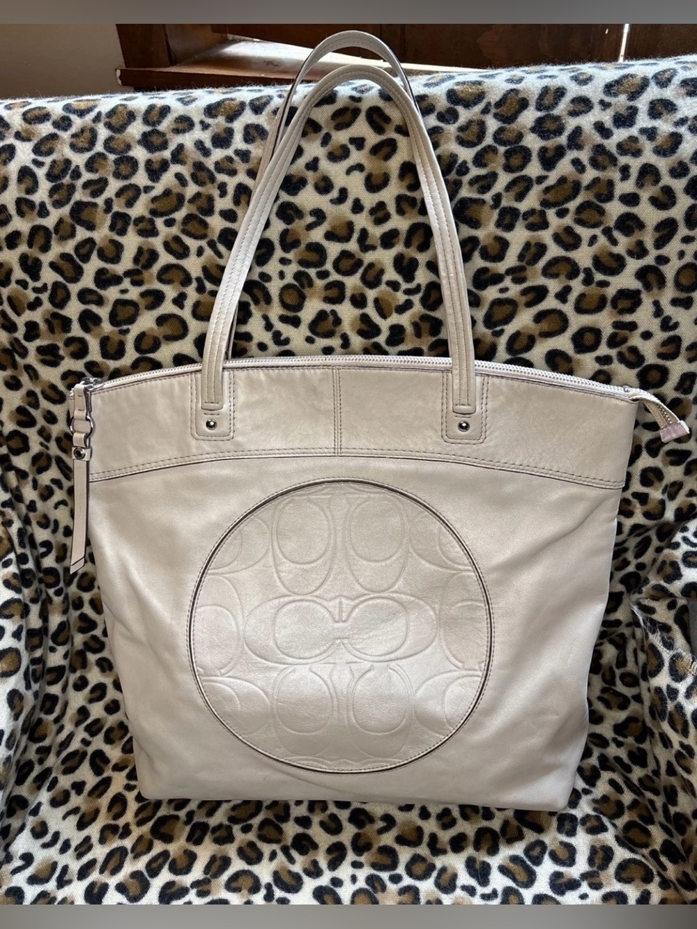 Coach Laura Signature Embossed 2012 Large Taupe Leather Tote F18336 GUC